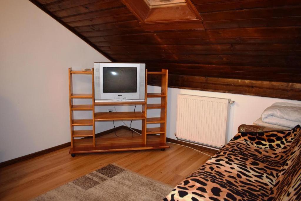 Rustic & Romantic Apartment Brasov Exterior photo